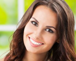 Beautiful Lady Smiling - Teeth Whitening | The Foehr Group in Bloomington, IL | Dr. Wolf
